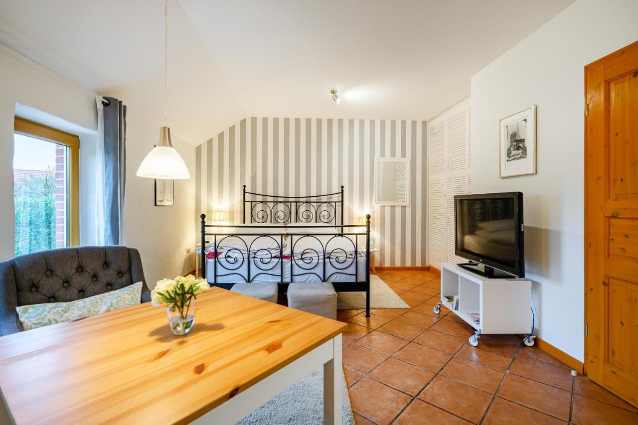 Gulfhof Butendiek - Ferienapartments Нойгарлінгерзіль Екстер'єр фото