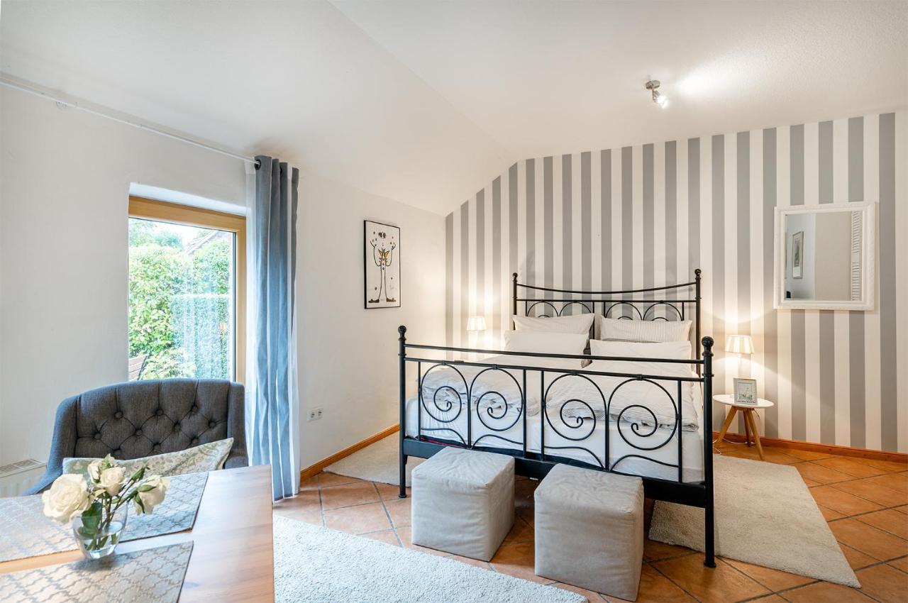Gulfhof Butendiek - Ferienapartments Нойгарлінгерзіль Екстер'єр фото